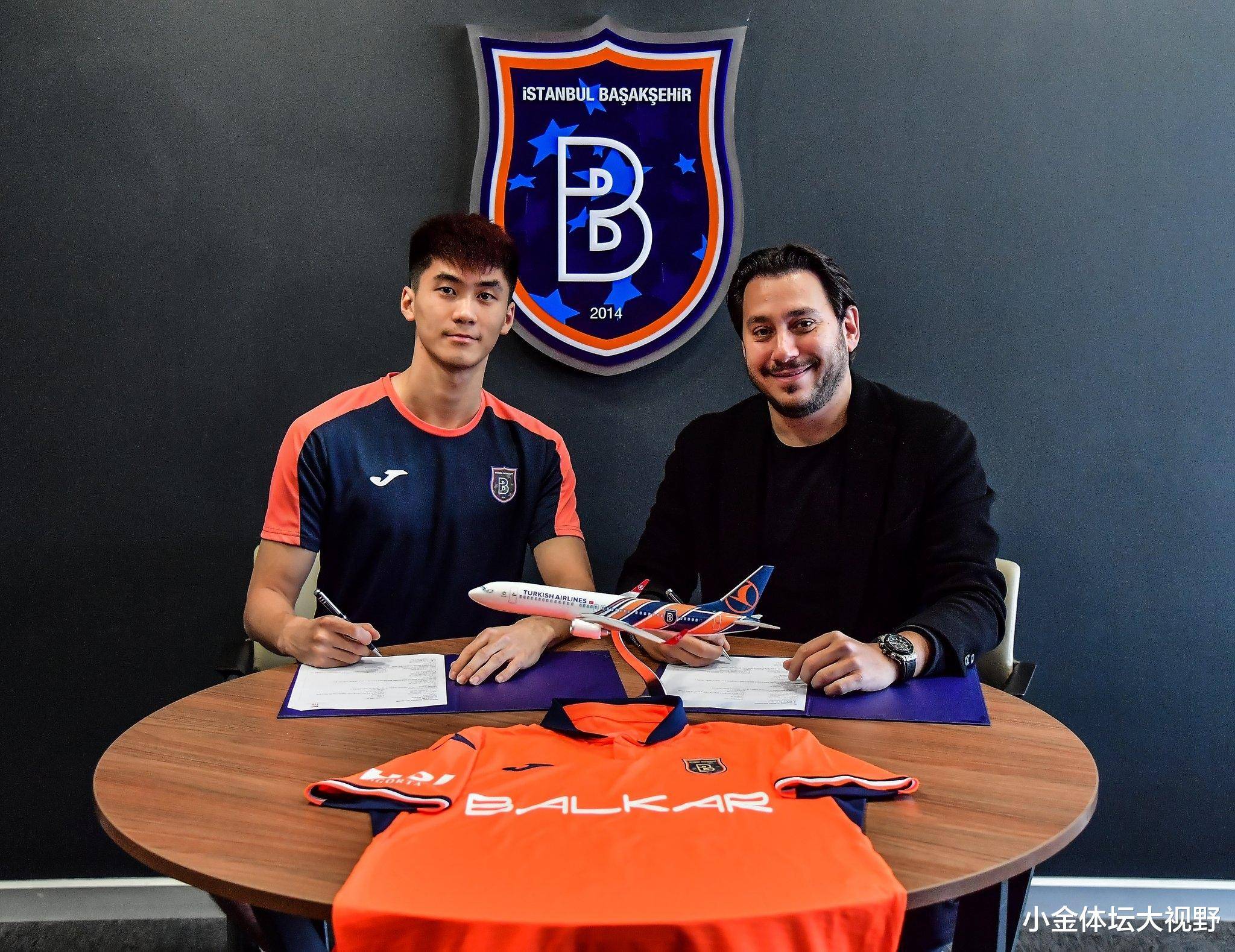 国际米兰训练开放日，今夜官宣签约引欢呼，法甲在即，控场能力受关注