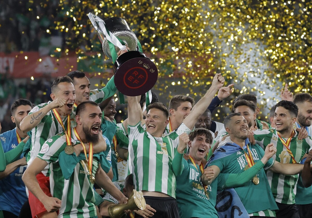 包含今晨瓦伦西亚队长鼓劲——国王杯节点到来,话题不断,医务组通报恢复的词条 包含今晨瓦伦西亚队长鼓劲——国王杯节点到来,话题不断,医务组通报恢复的词条