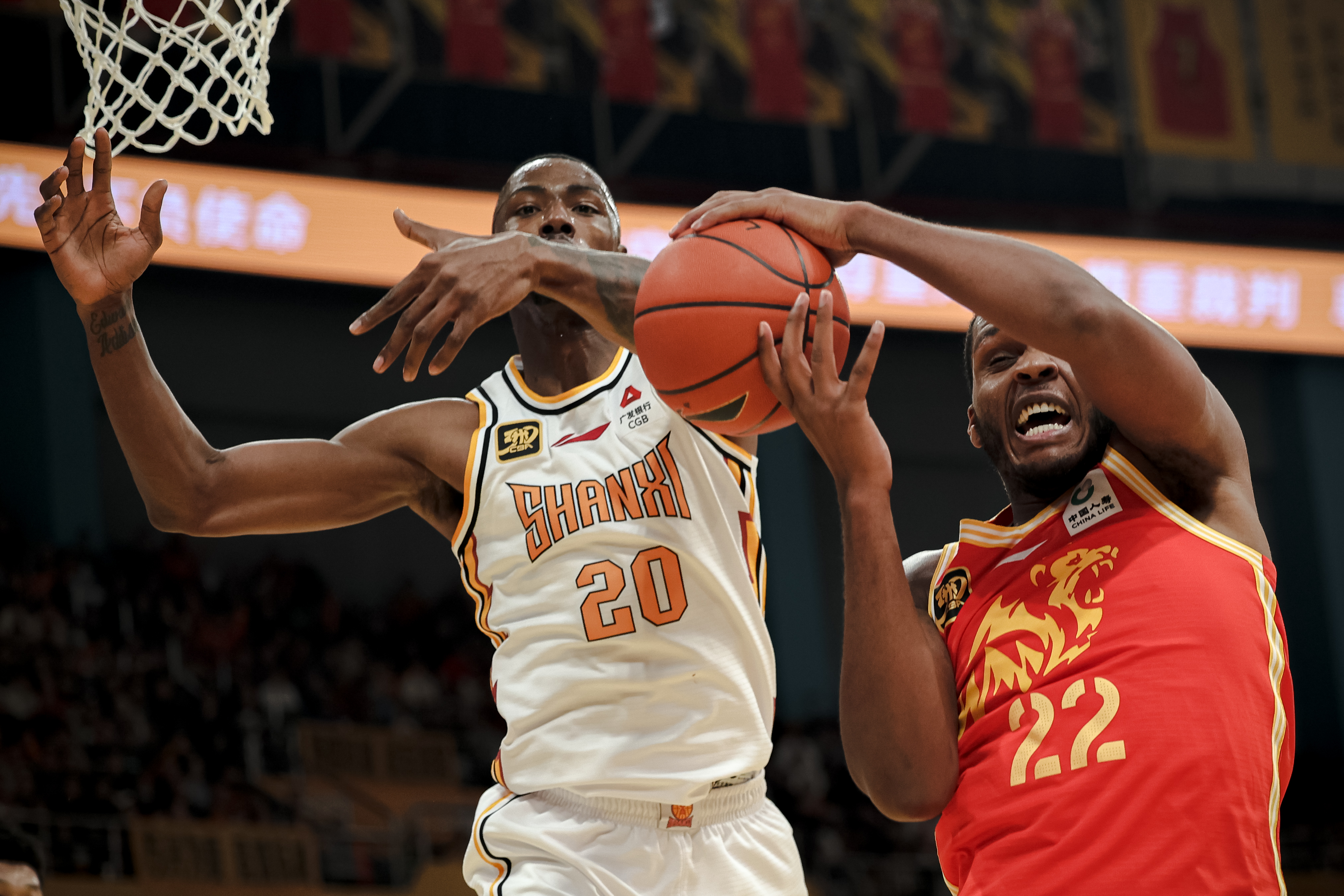 集结日布莱顿备战CBA季后赛，临场应变细节曝光，气氛紧张，数据趋势出现新变化的简单介绍