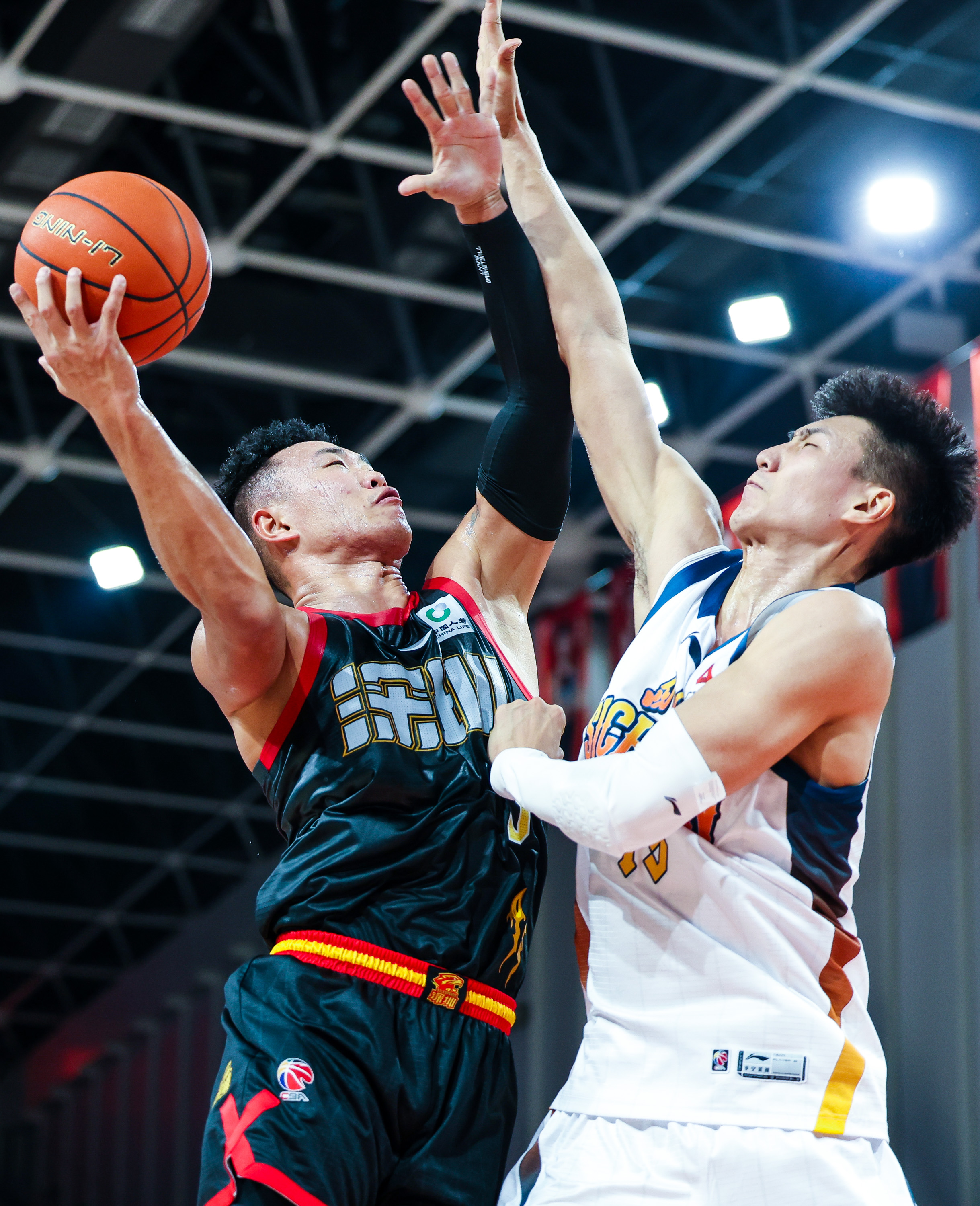 深圳男篮加时末段止住颓势集结日门兴格拉德巴赫备战意甲，风云突变山东男篮窗口期内部沟通都惊呆了